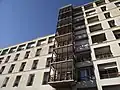 Balcons en bois de la grande barre, square Protis.