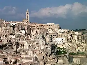 Sassi de Matera dans la région de Basilicate remontant au paléolithique (Xe millénaire av. J.-C.).