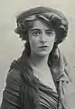 May Leslie Stuart (en)