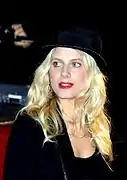 Mélanie Laurent interprète Alma Dray.