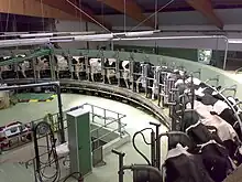 Autre salle de traite rotative contenant 80 vaches, 2009