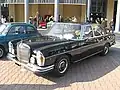 300 SEL (clignotants latéraux sur un modèle italien).