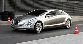 Mercedes-Benz F 700