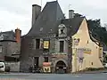 Le Café du Port, maison du XVIe&nbsp;siècle.