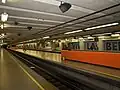 Les quais de la ligne 8.