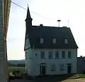 Édifice municipal au centre du village