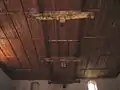 Plafond en bois.