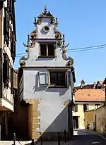 Maison avec pignon à volutes Renaissance (XVIIe siècle),1a-1b rue de l'Église.