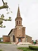 La façade de l'église.