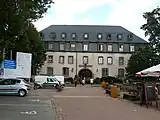 Bâtiment d'entrée menant à la cour des pèlerins au mont Sainte-Odile.