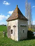 Pigeonnier à Montagnac-la-Crempse.