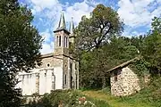situation de la chapelle en forêt