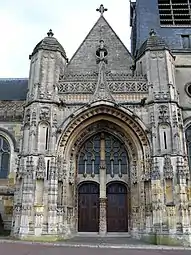 Le portail de l'église