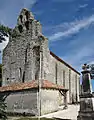 La façade ouest de l'église, le caquetoire et le clocher.