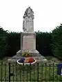 Vue générale du monument aux morts.