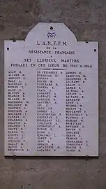 Nom de Gaston Turpin figurant sur la plaque commémorative du monument des fusillés