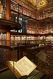 Une Bible de Gutenberg présentée à la bibliothèque.