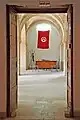 Entrée de l'une des pièces de la médersa.