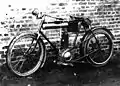 Moto conçue et construite par Jules et Paul Cornu, à Lisieux, au début du XXe siècle.