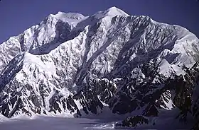 Le mont Logan vu du sud-ouest.