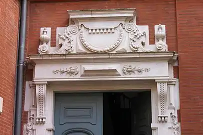no&nbsp;34 : porte de la cour intérieure.