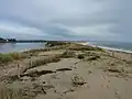 L'extrémité ouest du cordon littoral des dunes domaniales de Mousterlin (la Mer Blanche est à gauche sur la photo).