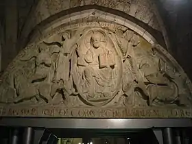 Le Christ en majesté, tympan de l'abbaye Saint-Bénigne (3e quart du XIIe siècle)