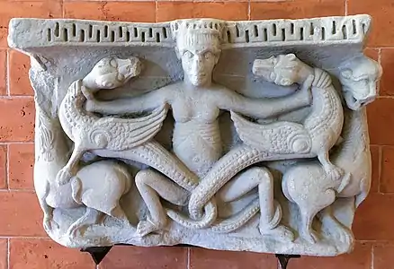 Chapiteau du Maître des Dragons, XIIe&nbsp;siècle.