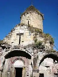 Façade occidentale de Sourp Astvatsatsin, avec son portail.