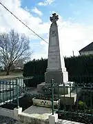 Le monument aux morts pour la patrie.