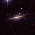 NGC 1055 en infrarouge par le relevé 2MASS.