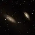 NGC 7590 et NGC 7599 par le projet « Legacy Surveys DR10 ».