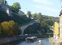 Vue sur la citadelle de Namur et le téléphérique.