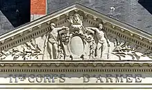 Fronton de l'hôtel d'Aux