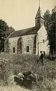La chapelle Notre-Dame-des-Marais, à l'écart du bourg. Aspect au début du XXe&nbsp;siècle.