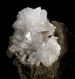 Natrolite - Puy de Marmant, Puy-de-Dôme, (5,3 x 3,3 cm)
