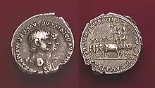 Denier de Néron : Char de Claude divinisé tiré par quatre éléphants.