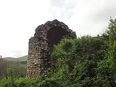 Ruines de l’abside de Notre-Dame-de-Champlan.