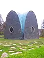 Chapelle du cimetière militaire allemand de Noyers Pont-Maugis.