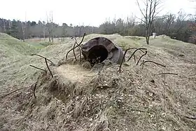 Les restes déchiquetés de l'observatoire cuirassé.