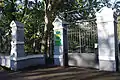 Entrée du nouveau parc, au 48-50 du boulevard des Français (septembre 2013)