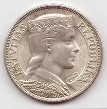 Pièce de cinq lats (averse)