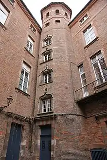 Tour d'Olmières.