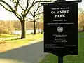 Le panneau d'entrée d'Olmsted Park