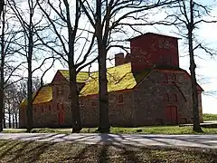 Anciennes granges du domaine