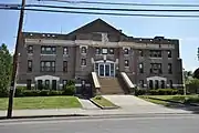 Orange Armory, sur East Main Street.