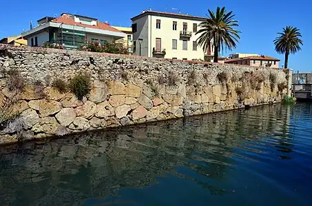 Mur cyclopéen.