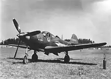 Avion de chasse posé