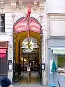 No 7, l'entrée du Bouillon Chartier.