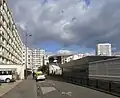 Partie moderne de la rue Tandou vue depuis la rue Pierre-Girard.
